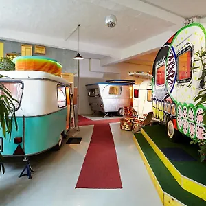 https://huttenpalast.find-berlin-hotels.com